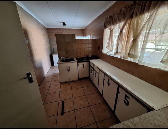 11 BEDROOM HOUSE FOR SALE IN VANDERBIJLPARK SE 7